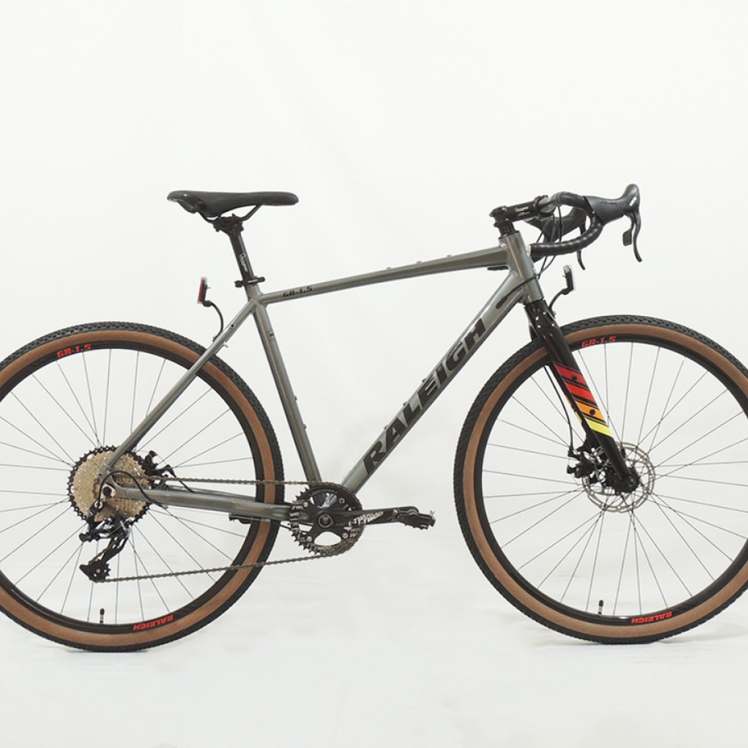 bicicleta-raleigh-gravel-gr-15-talle-52-gris-con-negro